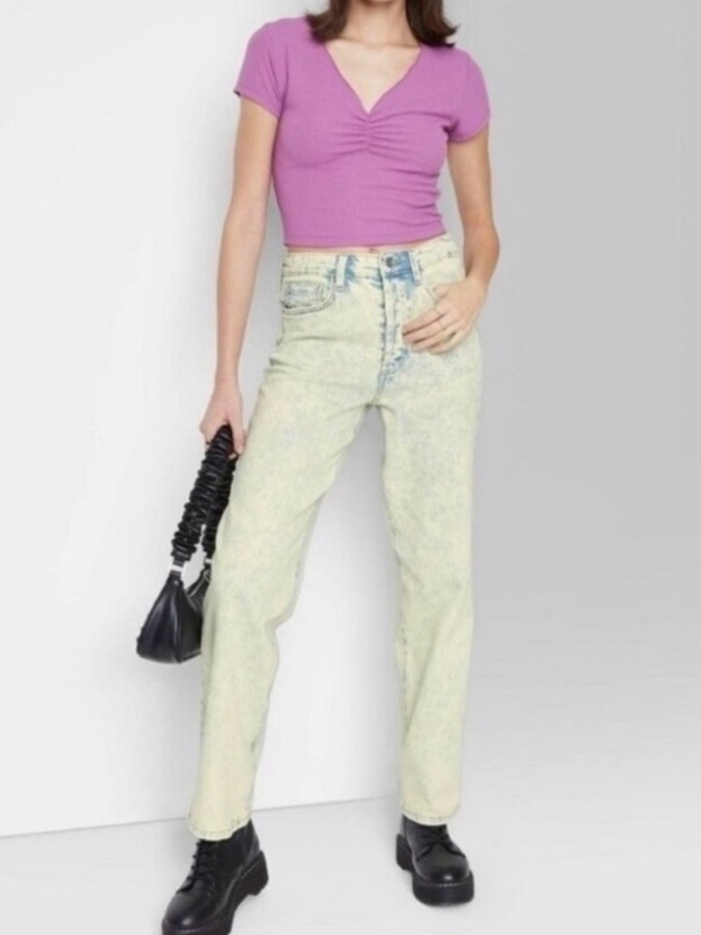 Women’s Light Acid Wash Straight-Leg Jeans